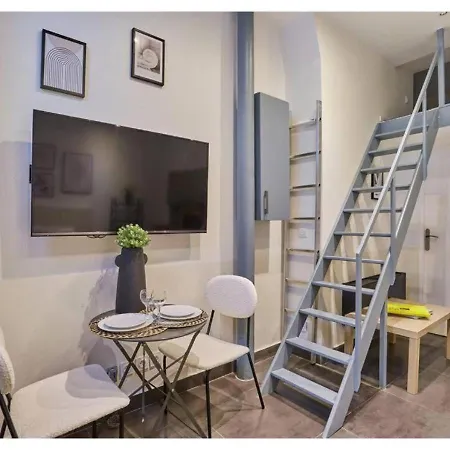 Apartment Center Of Montmartre By Prestige